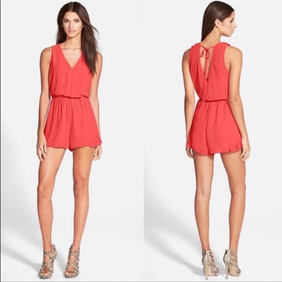 Astr The Label Coral ruffle Romper in Small - Picture 1 of 8